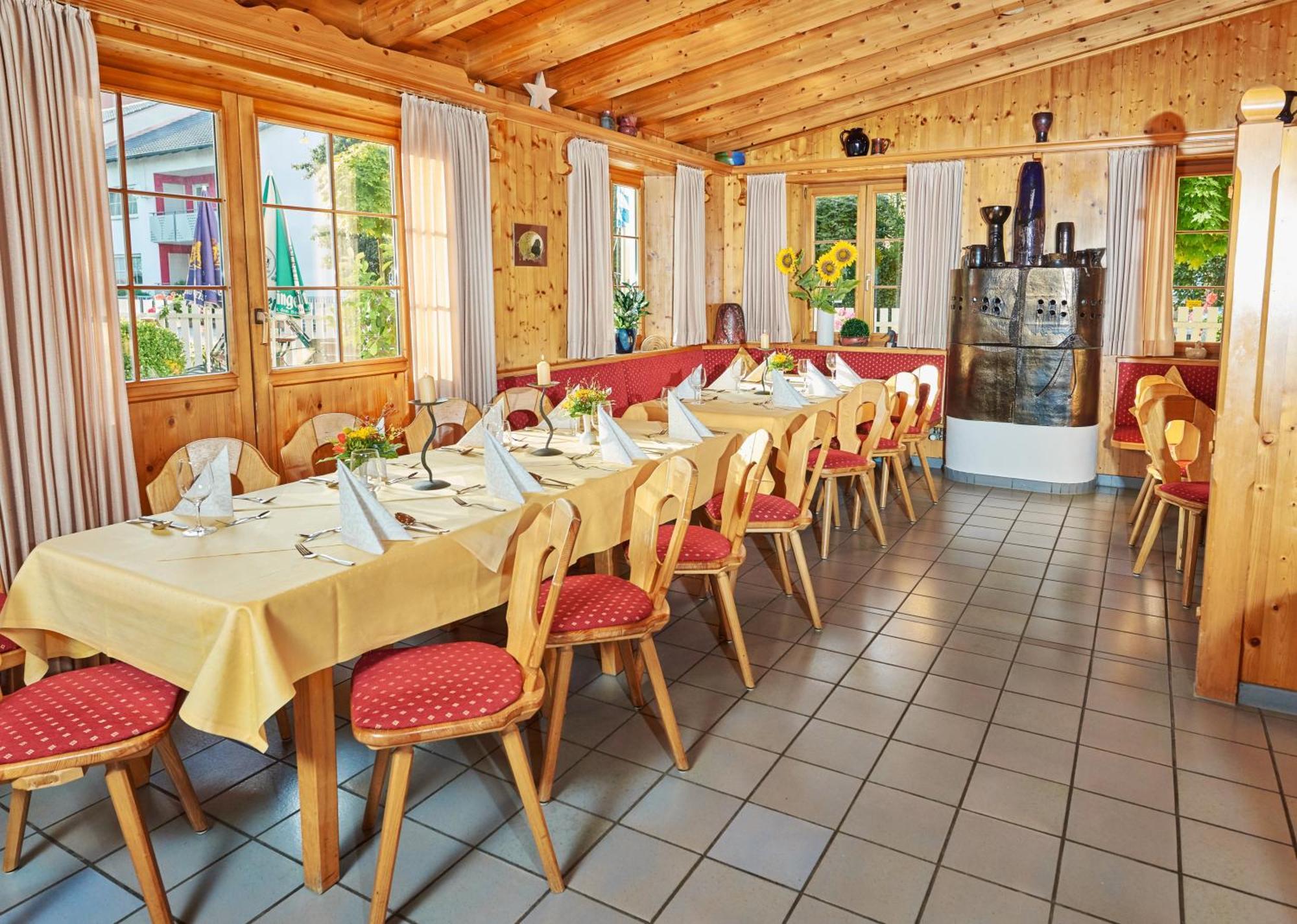 Hotel Gasthof Stocker Obertraubling Buitenkant foto