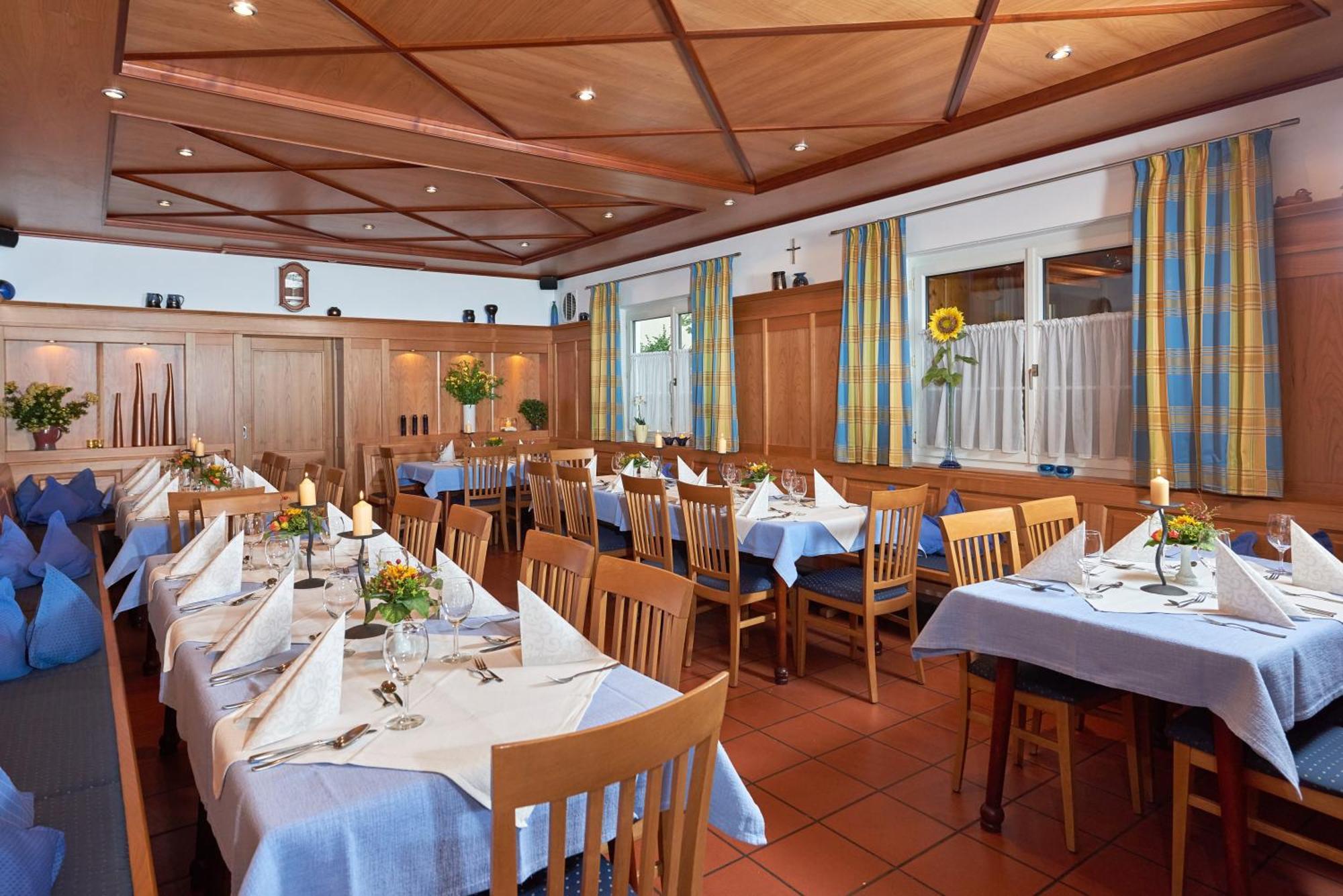 Hotel Gasthof Stocker Obertraubling Buitenkant foto