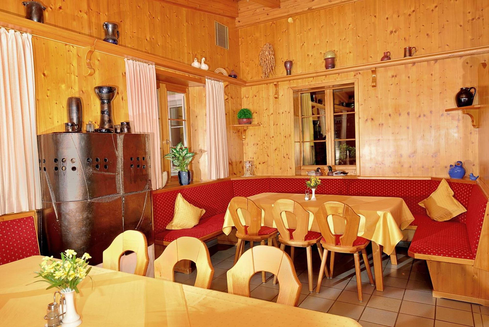 Hotel Gasthof Stocker Obertraubling Buitenkant foto