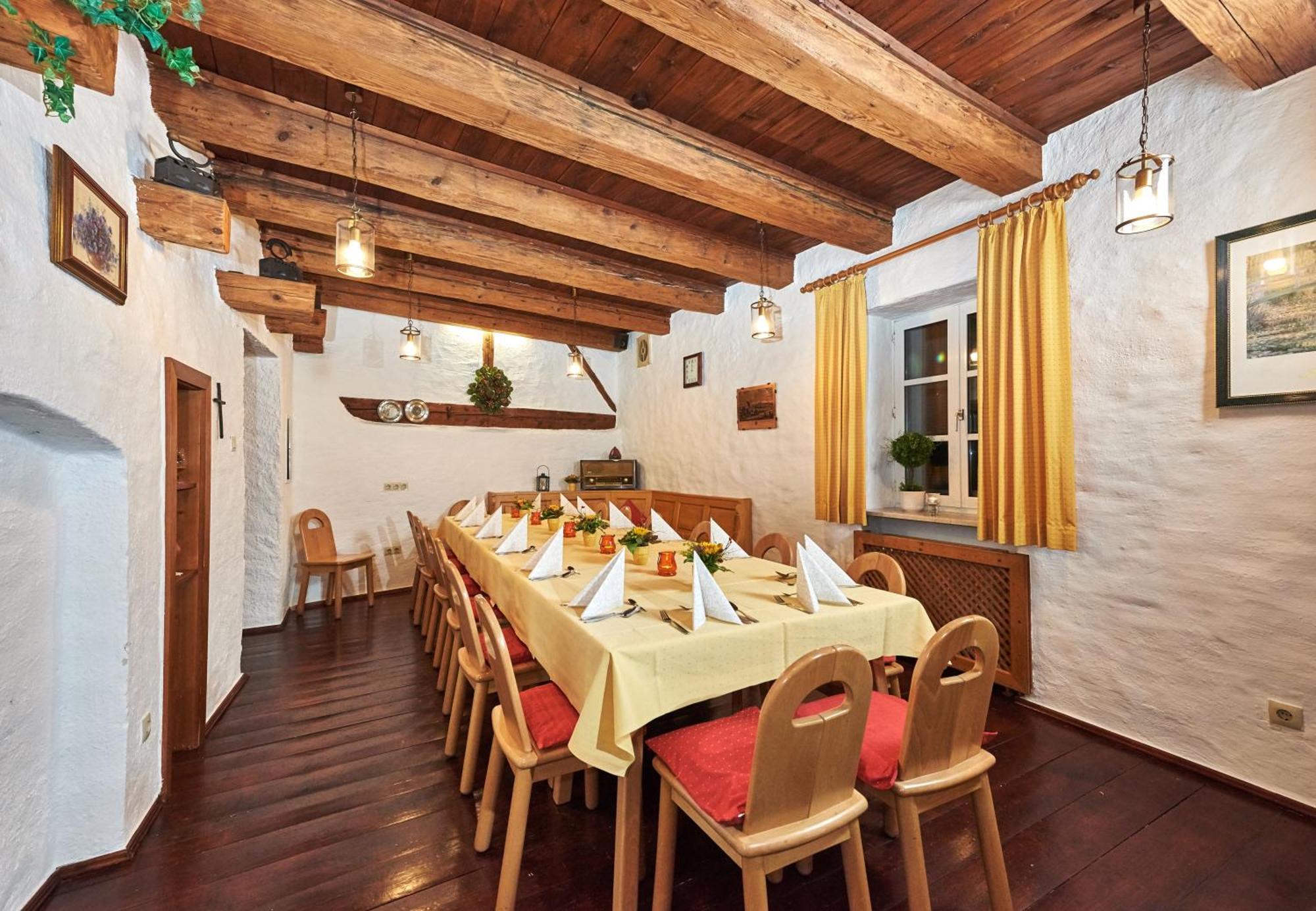 Hotel Gasthof Stocker Obertraubling Buitenkant foto