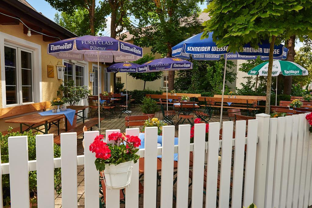 Hotel Gasthof Stocker Obertraubling Buitenkant foto