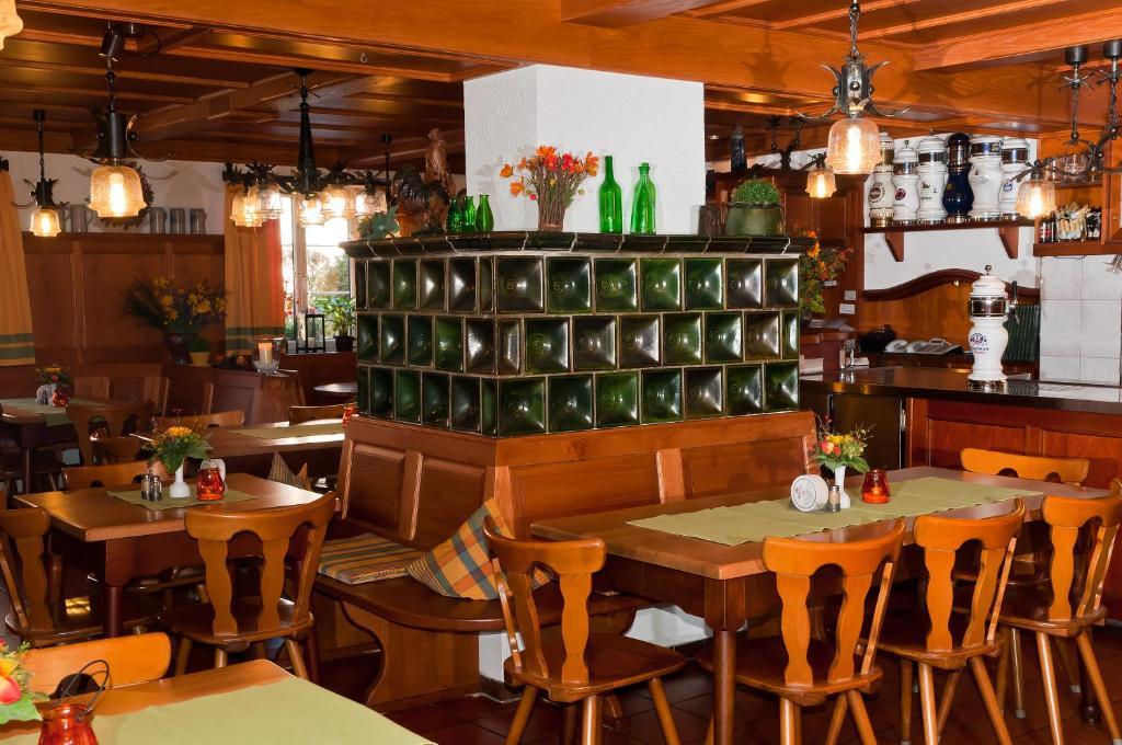 Hotel Gasthof Stocker Obertraubling Buitenkant foto